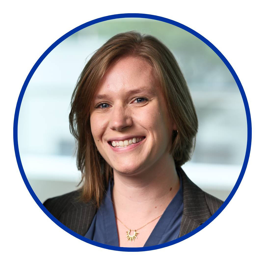 Liz English headshot